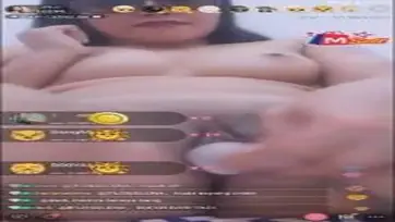 Dokumentasi Selena Cantik Live Bersantai Kasur