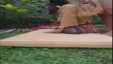 Gadis Batik Cantik Pasrah Goyang Kasur Rumah