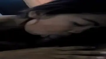 Gadis BH Hitam Cantik Pasrah Servis Kasur