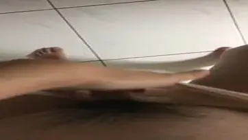 Gadis Cantik Pasrah Goyang Kasur Kantor