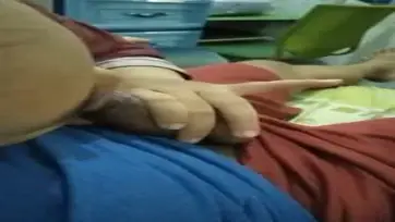 Gadis Cantik Pasrah Servis Kasur Hijau