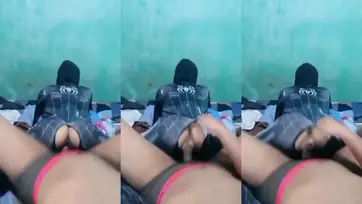 Gadis Cosplay Spiderman Cantik Pasrah Kasur