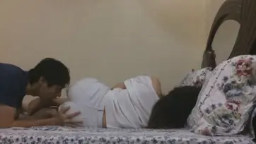 Pacar Lagi Tidur Diajak Bersetubuh Liar Kamar Kost