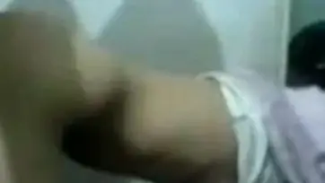 Ukhti Hijab Cantik Pasrah Posisi Doggy Kasur